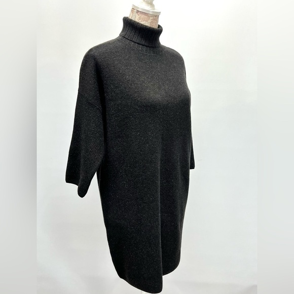 Pomander Place Black Long Sleeve Dress - Picture 10 of 16
